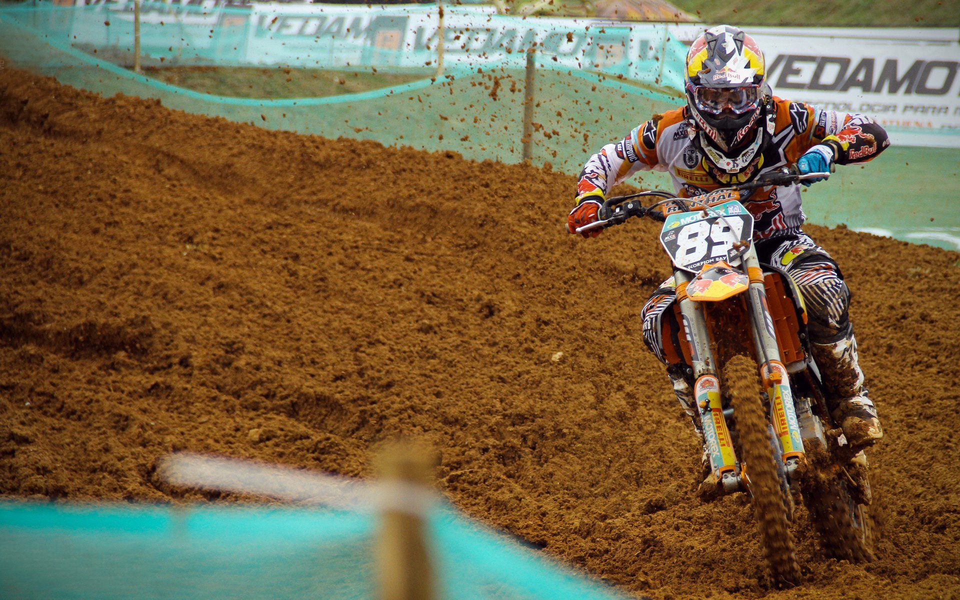 亚洲羽毛球锦标赛女单决赛 何冰娇直落两局击败山口茜夺冠，亚洲羽毛球比赛